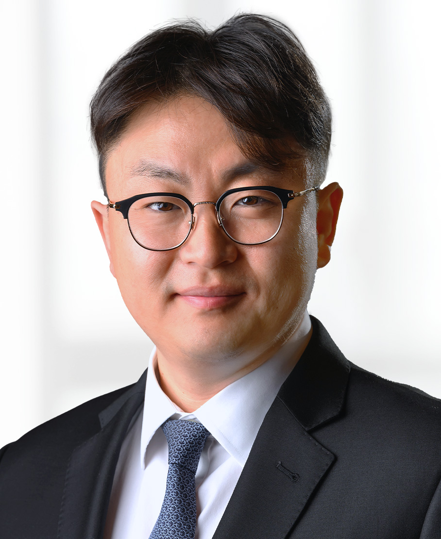 Dae Y. Lee